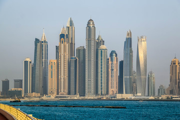 Obraz premium Dubai Marina Skyline and Modern Skyscrapers Along the Arabian Gulf, United Arab Emirates