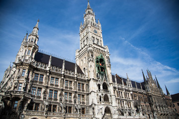Obraz premium City Hall in Munich, blue sky