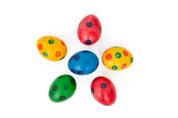 Bemalte Ostereier mit Punkte