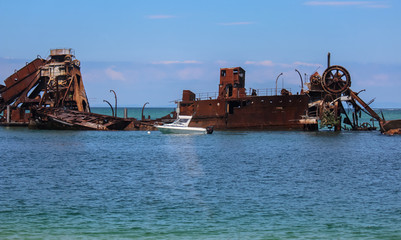 wreck diving in australia, travel adventure Fraser Island