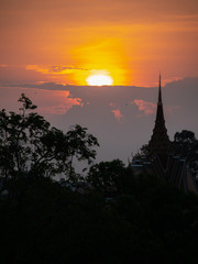 Obraz premium Cambodian Temple during Sunset
