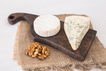 Tasty Blue cheese or brie with nuts