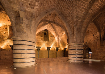 Fototapeta na wymiar The column hall in the Hospitallerian citadel in Akko, Israel, Middle East