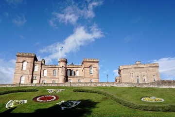 Fototapeta premium Inverness Castle, Scotland. The castle was built of red sandstone in 1836. Today, it houses Inverness Sheriff Court