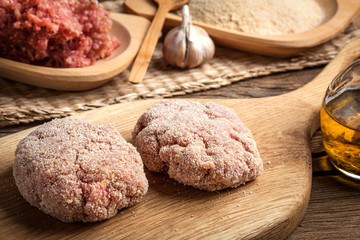 Preparation of ground chopper for frying.