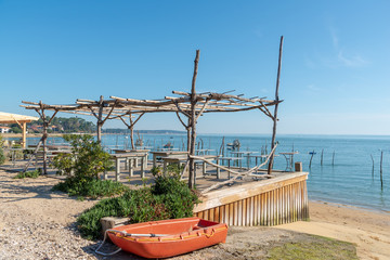 CAP FERRET (Bassin d'Arcachon, France), terrasse de dégustation d'huîtres