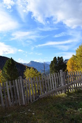 Obraz premium rural landscape with wooden fence