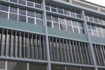 MADERE.BATIMENT MODERNE