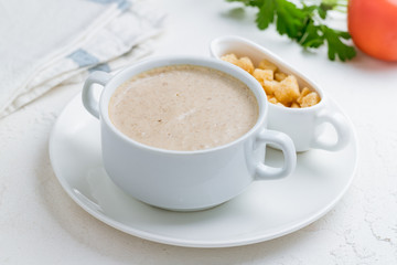 Cream soup of mushrooms