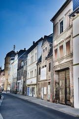 Fototapeta na wymiar Straße mit alten Häusern