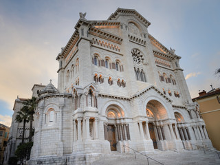 Catedral de San Nicolas, Construida en piedras blancas La Turbie, en 1875, este edificio de estilo...