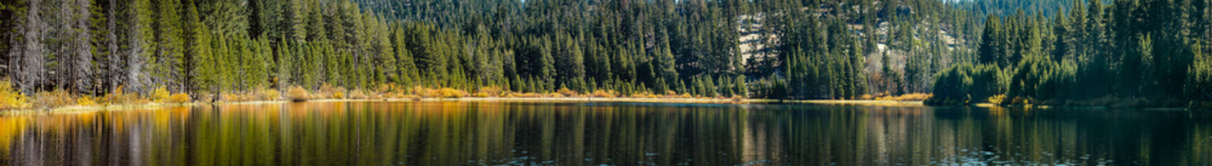 Fototapeta na wymiar Sierras Marlette lake