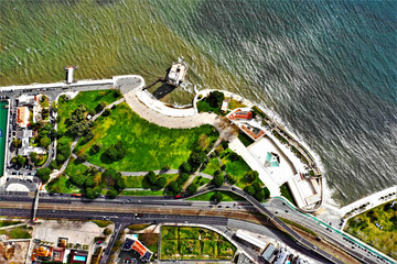 Torre de Belém in Lissabon aus der Luft - Drohnenaufnahmen mit DJI Mavic 2 Pro