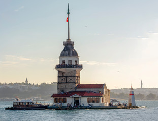 Fototapeta premium Maiden's Tower in istanbul, Turkey (KIZ KULESI - USKUDAR)