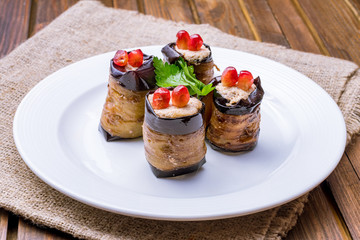 Eggplant rolls stuffed with nuts