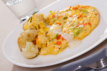 Omelet with cauliflower