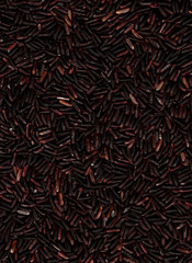 Uniform layer of black rice