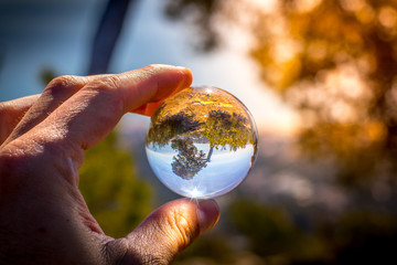 Paisajes de la naturaleza  y juegos con reflejos y bola de cristal