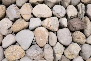 The wall of cemented pebbles