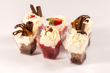 postres de fresa y chocolate