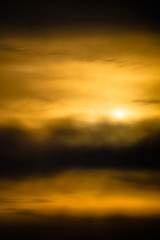 Fototapeta premium 雲と隠れた太陽と
