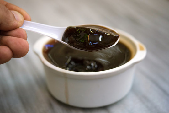Guilinggao (Turtle jelly) in Hong Kong　香港の亀ゼリー