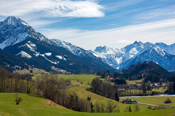 Fototapeta na wymiar Allgäu - Panorama - Frühling - MALERWINKEL - Alpen
