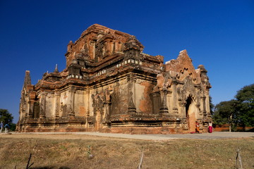 Fototapeta premium ancient temple in myanmar
