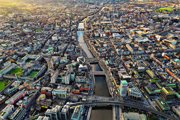 Fototapeta premium Dublin - Zdjęcia lotnicze Dublina dronem DJI Mavic 2 z wysokości ok. 100 metrów