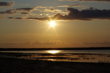 Fototapeta na wymiar coucher de soleil, Estonie