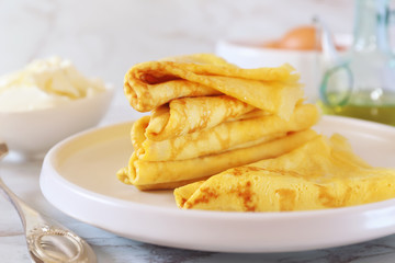Pancakes (blinis) without flour and ingredients: cream cheese, olive oil and eggs