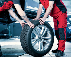 Fototapeta premium Autowerkstatt, Autoservice, Autocheck