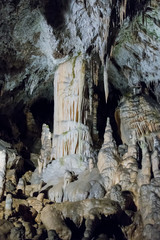 Addentrandosi nelle Grotte di Postumia