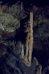 Addentrandosi nelle Grotte di Postumia