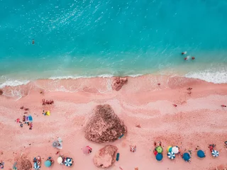 Luftaufnahme eines schönen rosa Strandes © milanmarkovic78