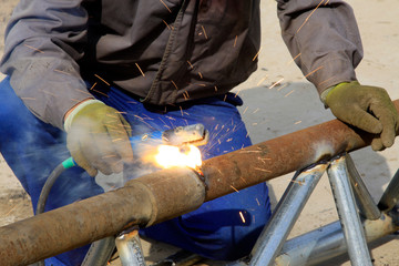 Steel pipe welding operation