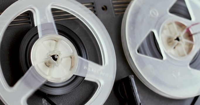 reel to reel audio tape recorder