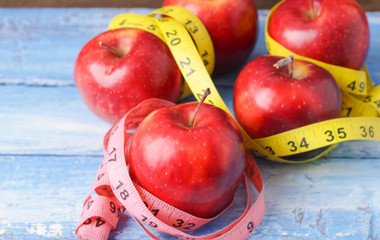 apple diet, apple with notepad
