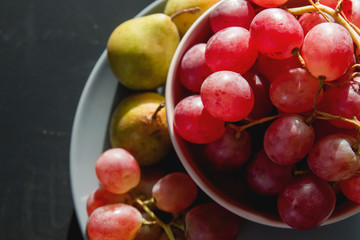 Red grapes and green pears