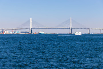 Fototapeta premium 臨港パークから横浜ベイブリッジ