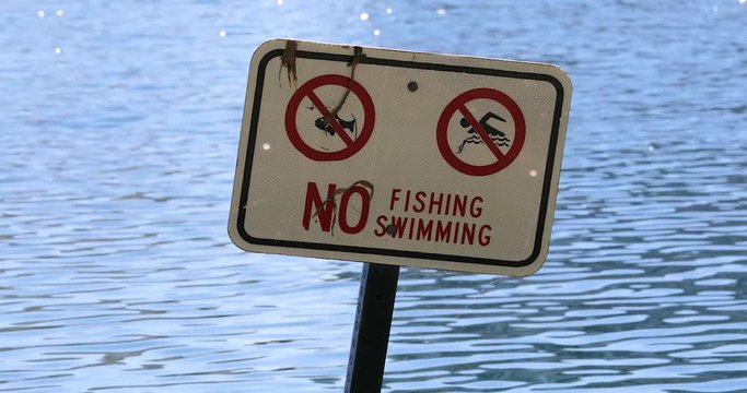 No fish перевод. Ловить рыбу запрещено. Табличка рыбалка и купание запрещено. Знак ловить рыбу запрещено. Табличка купание и ловля рыбы запрещена.