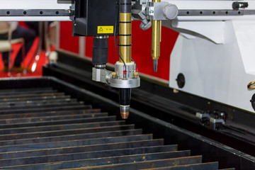 close up cutting head of high precision cnc plasma cutting machine