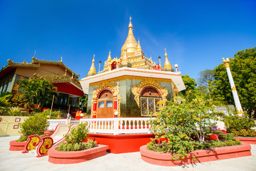 Obraz premium Beautiful Mandalay pagoda
