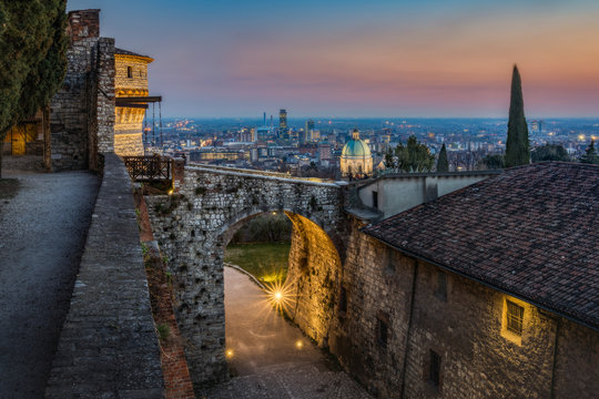Brescia al tramonto dal Castello