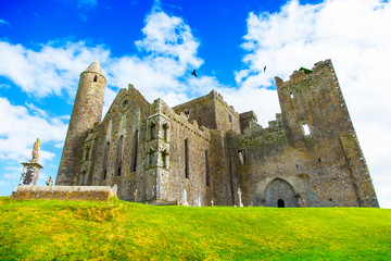 Fototapeta na wymiar Old gothic Irish castle, Rock of Cashel