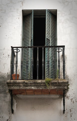 Balcon antiguo en San Telmo, Buenos Aires
