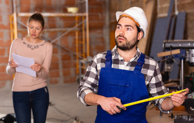 Foreman unpleasantly surprised by the work of the builders