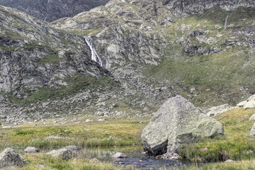 Wasserfall mit Bach