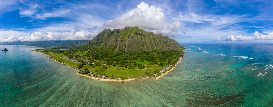 USA, Hawaii, Oahu, Ko'olau Range, Kualoa Point and China Man Hat Island