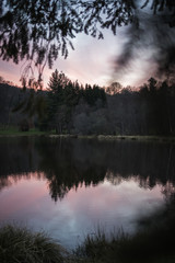 Fototapeta na wymiar Sunset au Lac de Sauviat